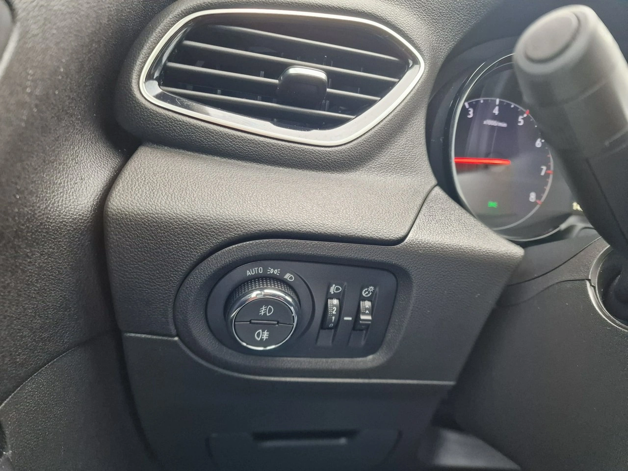 Opel Grandland X - Zdjęcie 31