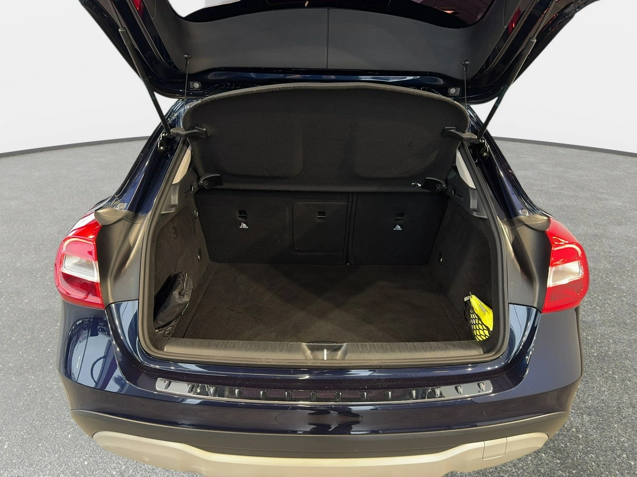 Mercedes GLA 180 - Zdjęcie 11