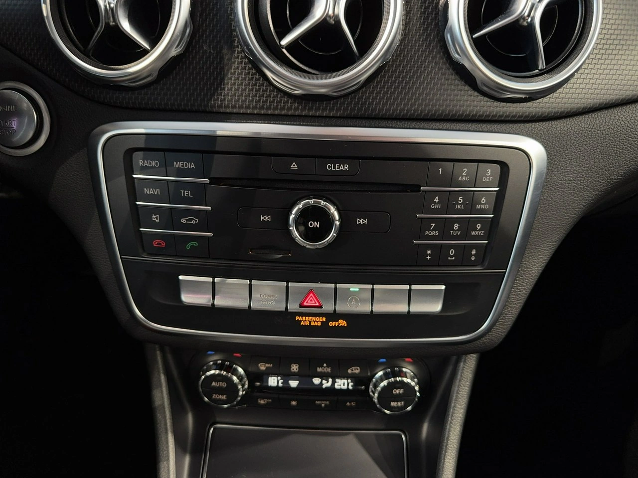 Mercedes GLA 180 - Zdjęcie 24