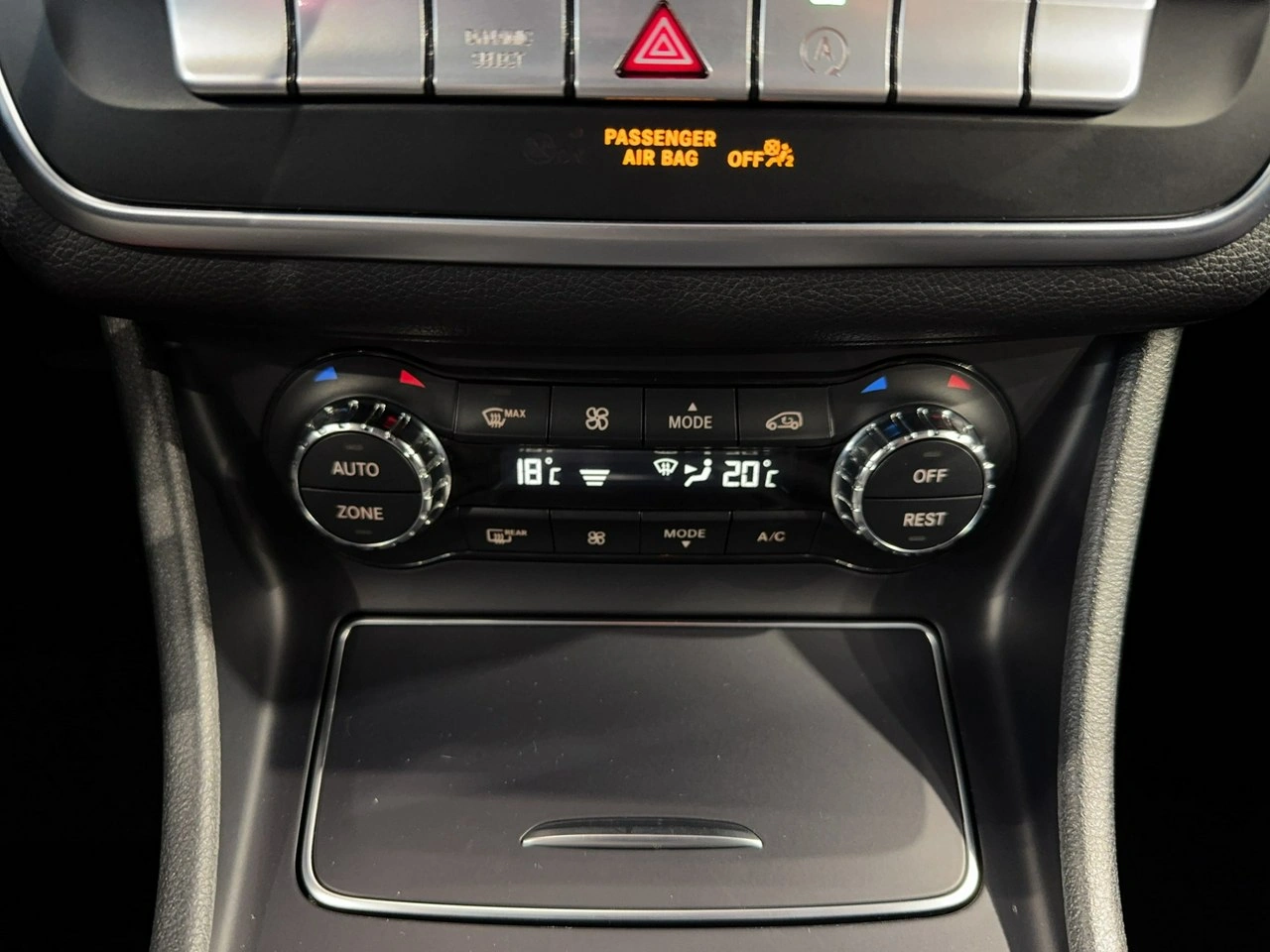 Mercedes GLA 180 - Zdjęcie 25