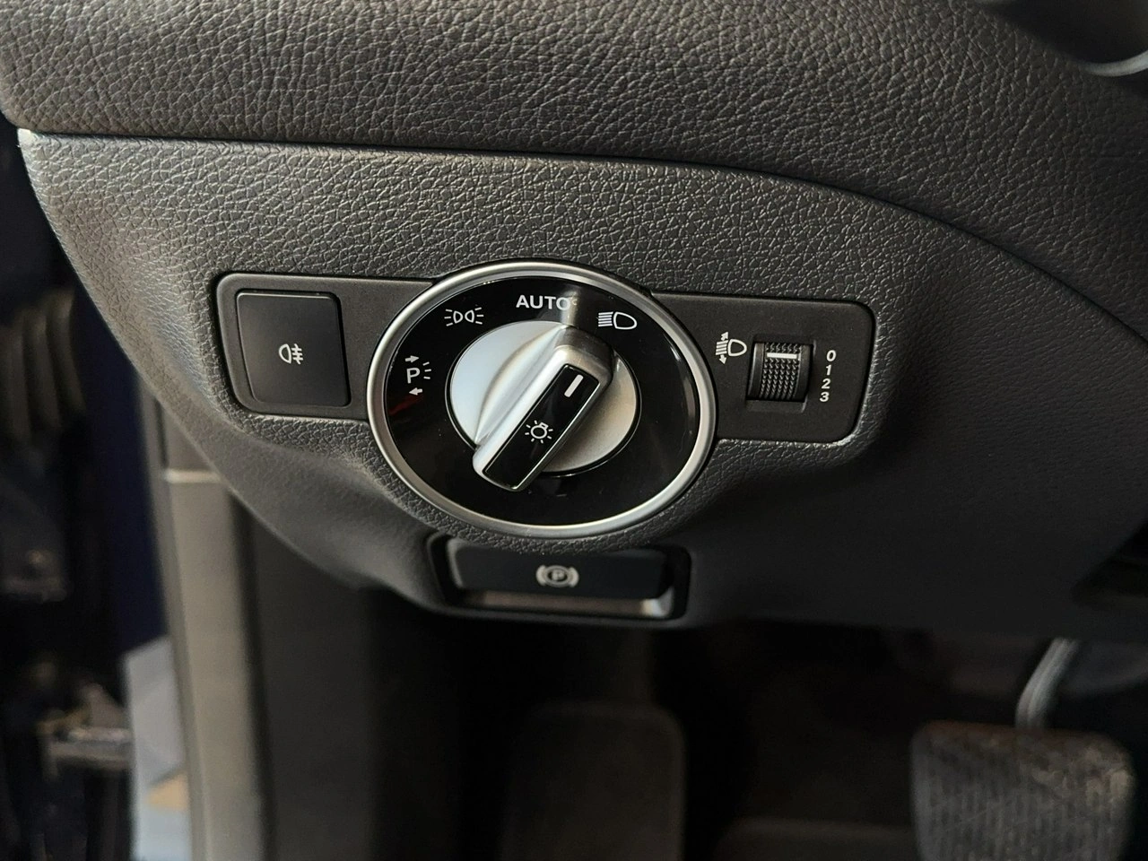 Mercedes GLA 180 - Zdjęcie 27