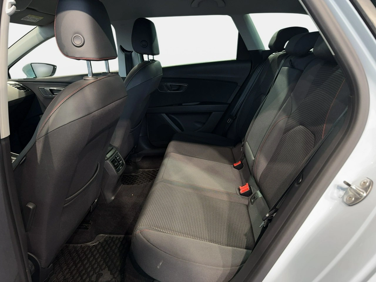 Seat Leon Sportstourer - Zdjęcie 13