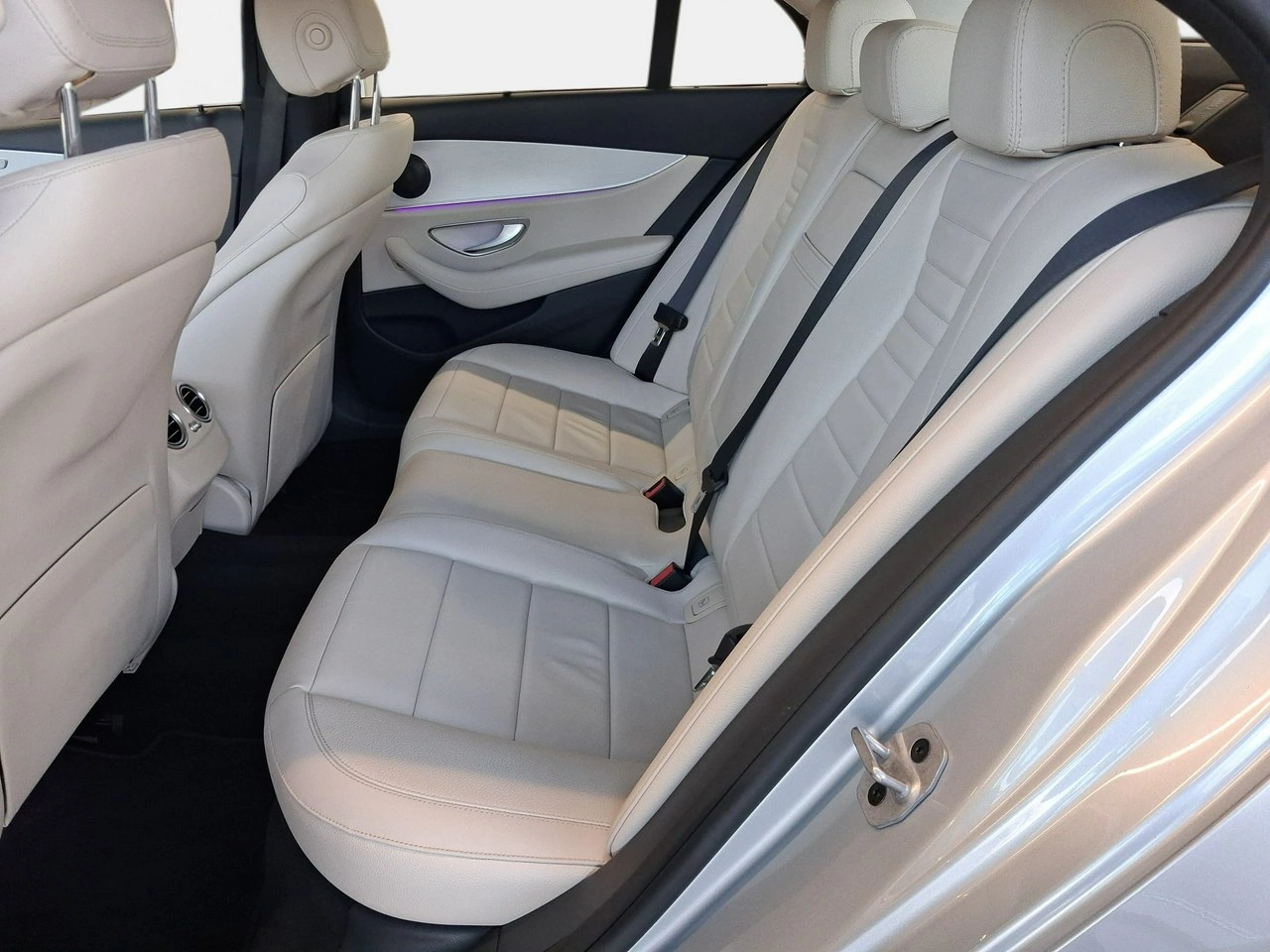 Mercedes E 220 - Zdjęcie 10