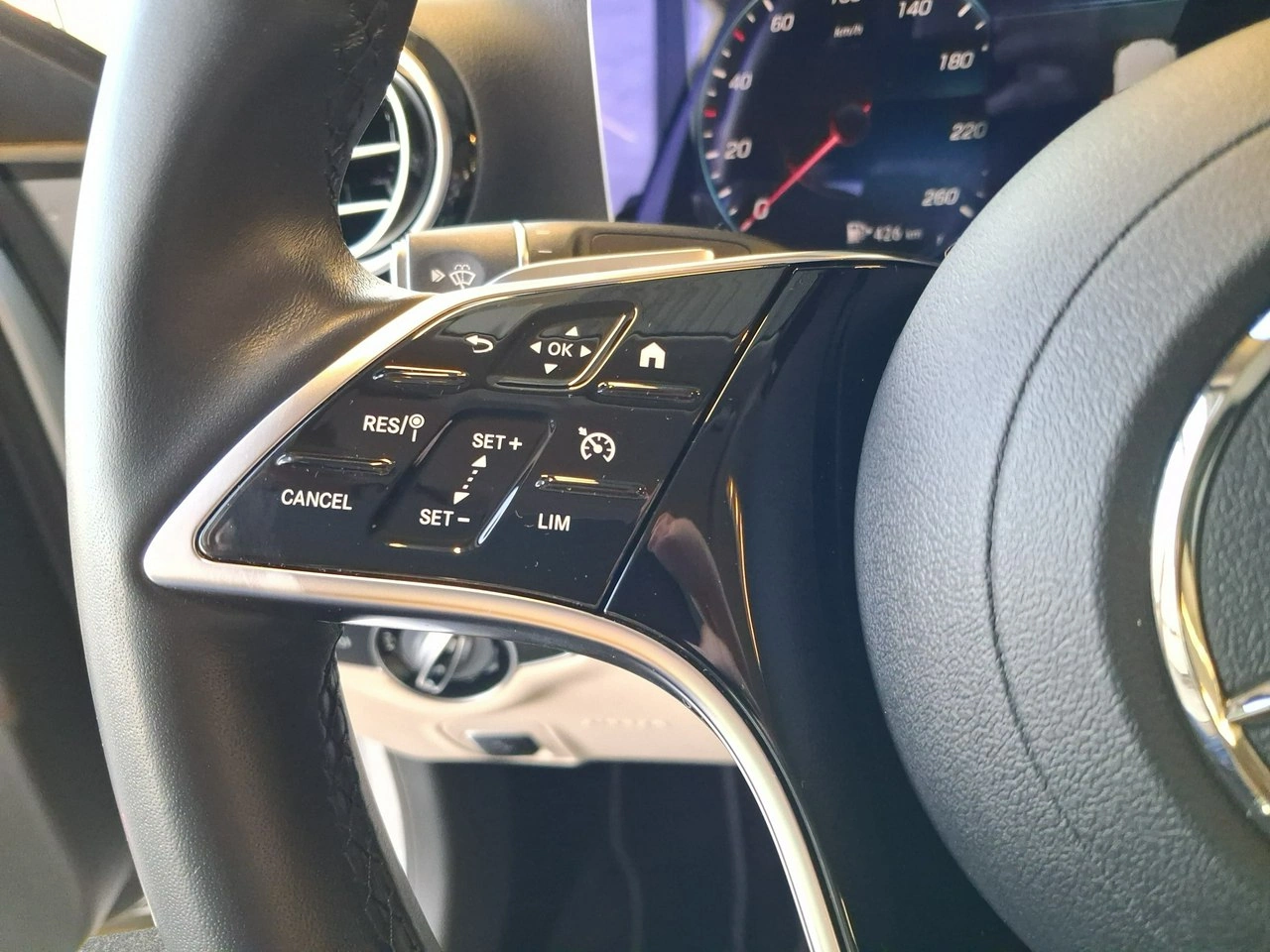 Mercedes E 220 - Zdjęcie 14