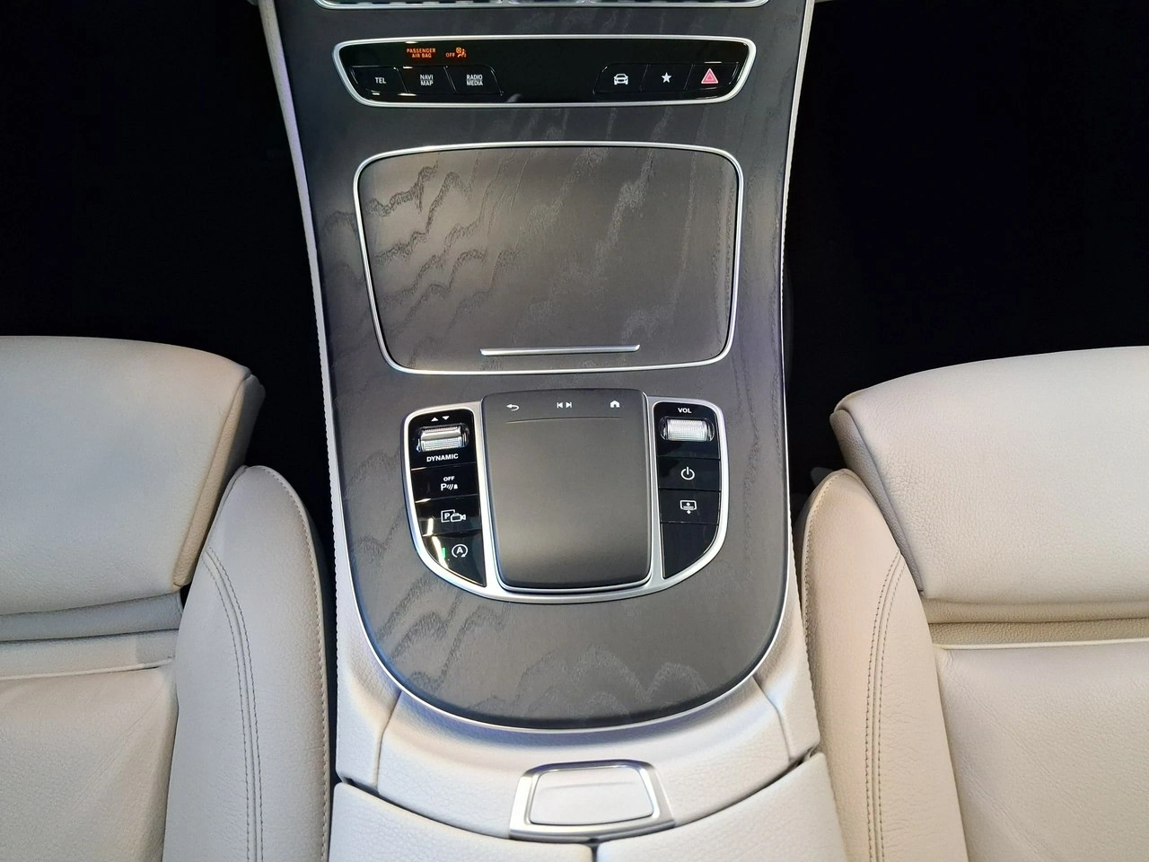 Mercedes E 220 - Zdjęcie 19