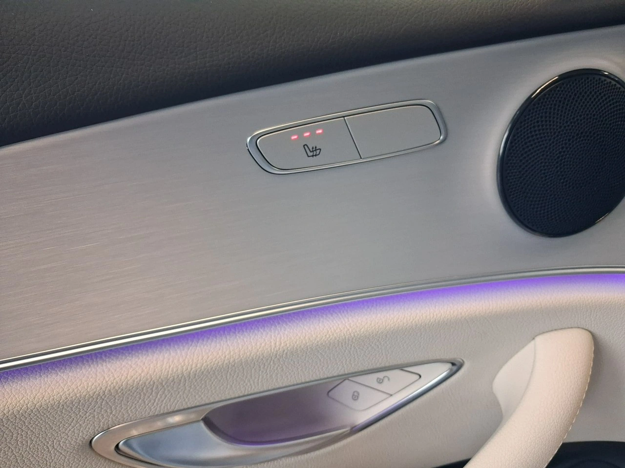 Mercedes E 220 - Zdjęcie 21