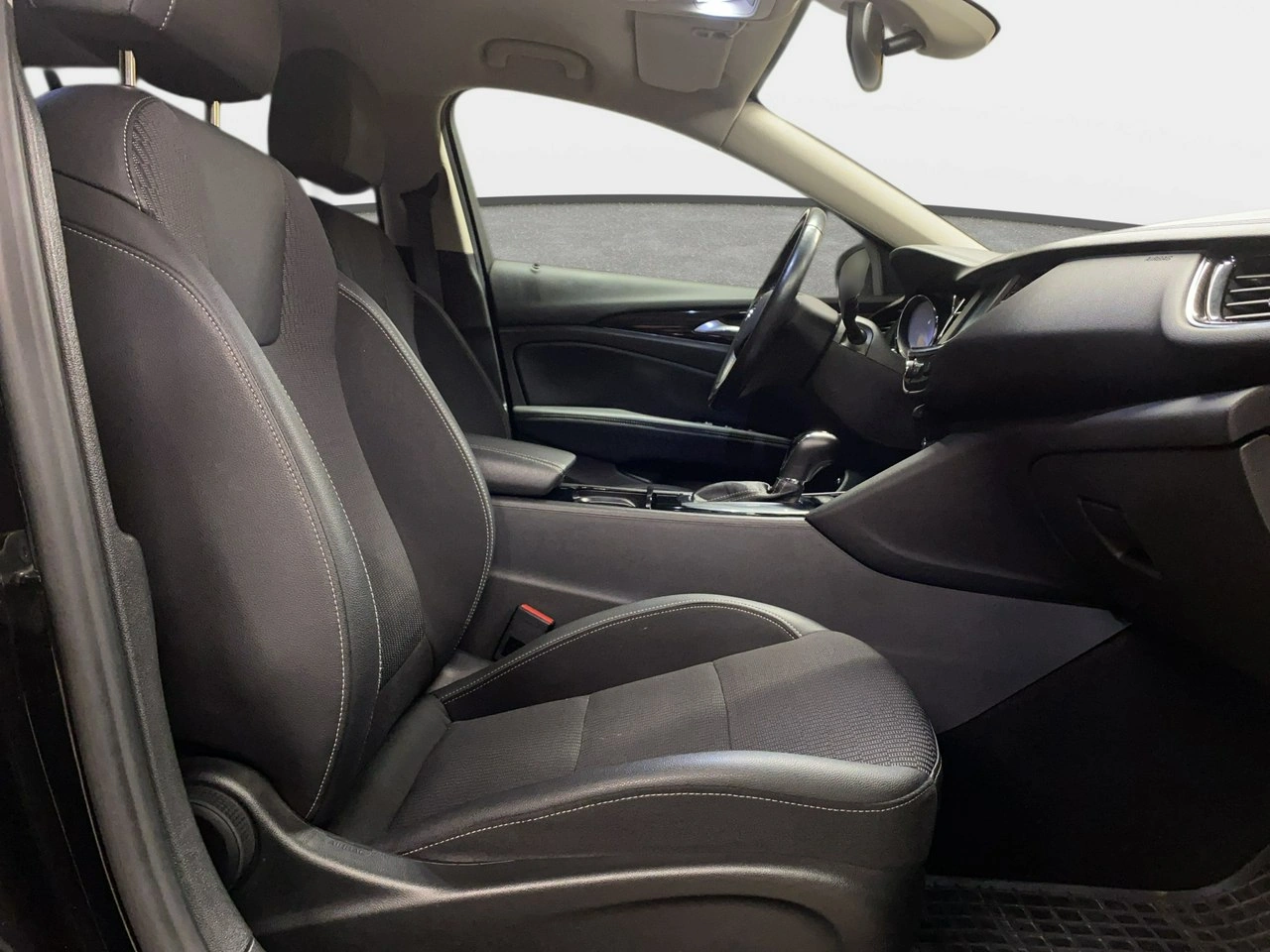 Opel Insignia - Zdjęcie 11