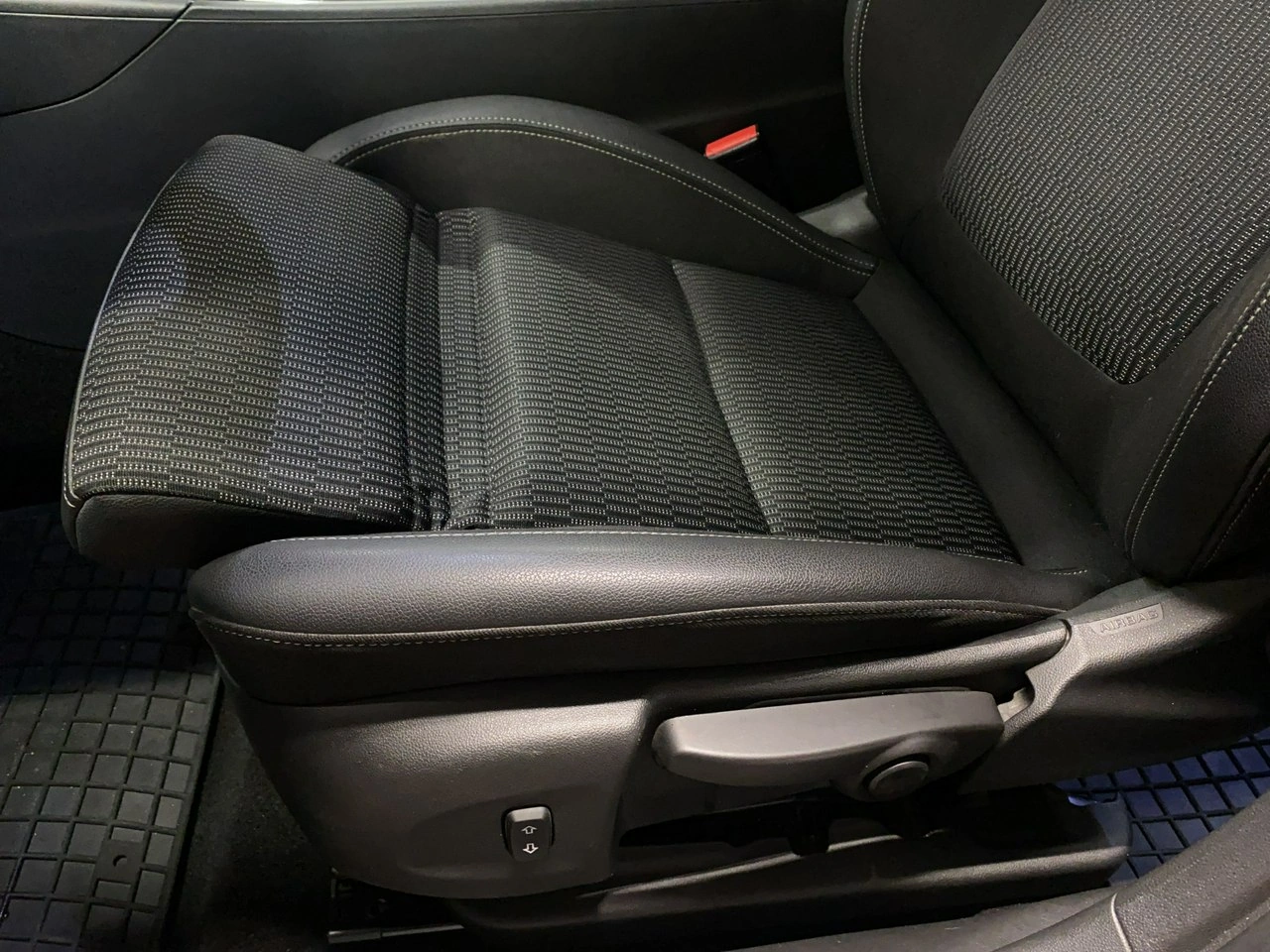 Opel Insignia - Zdjęcie 12