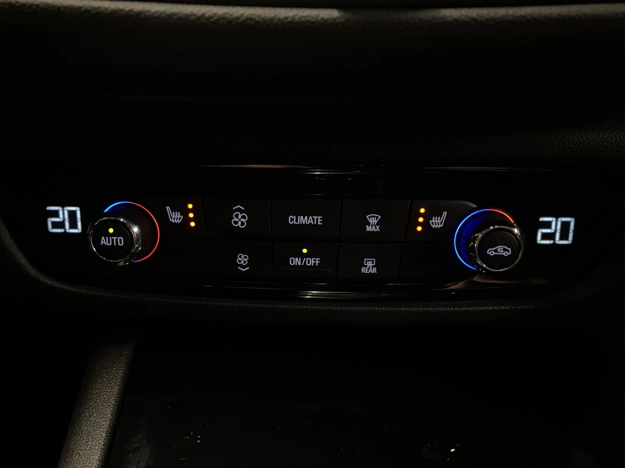 Opel Insignia - Zdjęcie 24