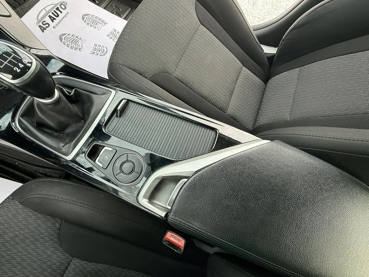 Hyundai i40 - Zdjęcie 22