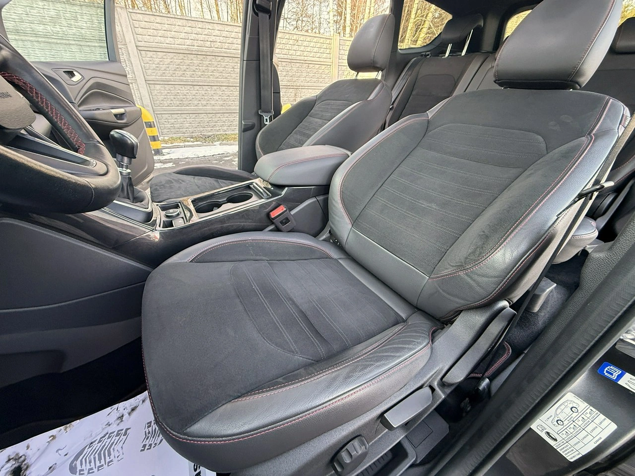 Ford Kuga - Zdjęcie 12