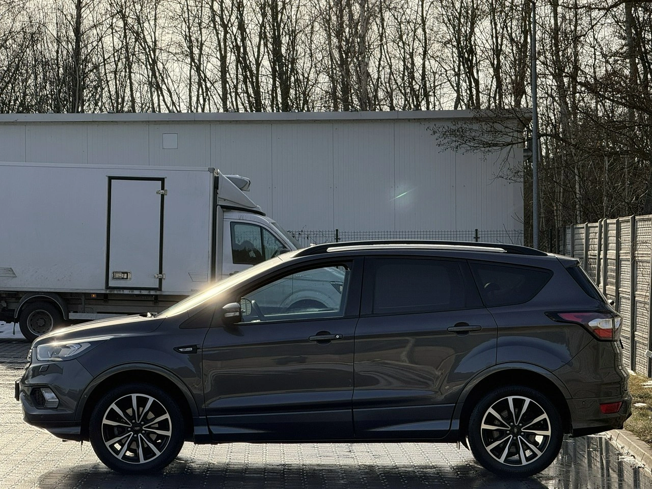 Ford Kuga - Zdjęcie 25