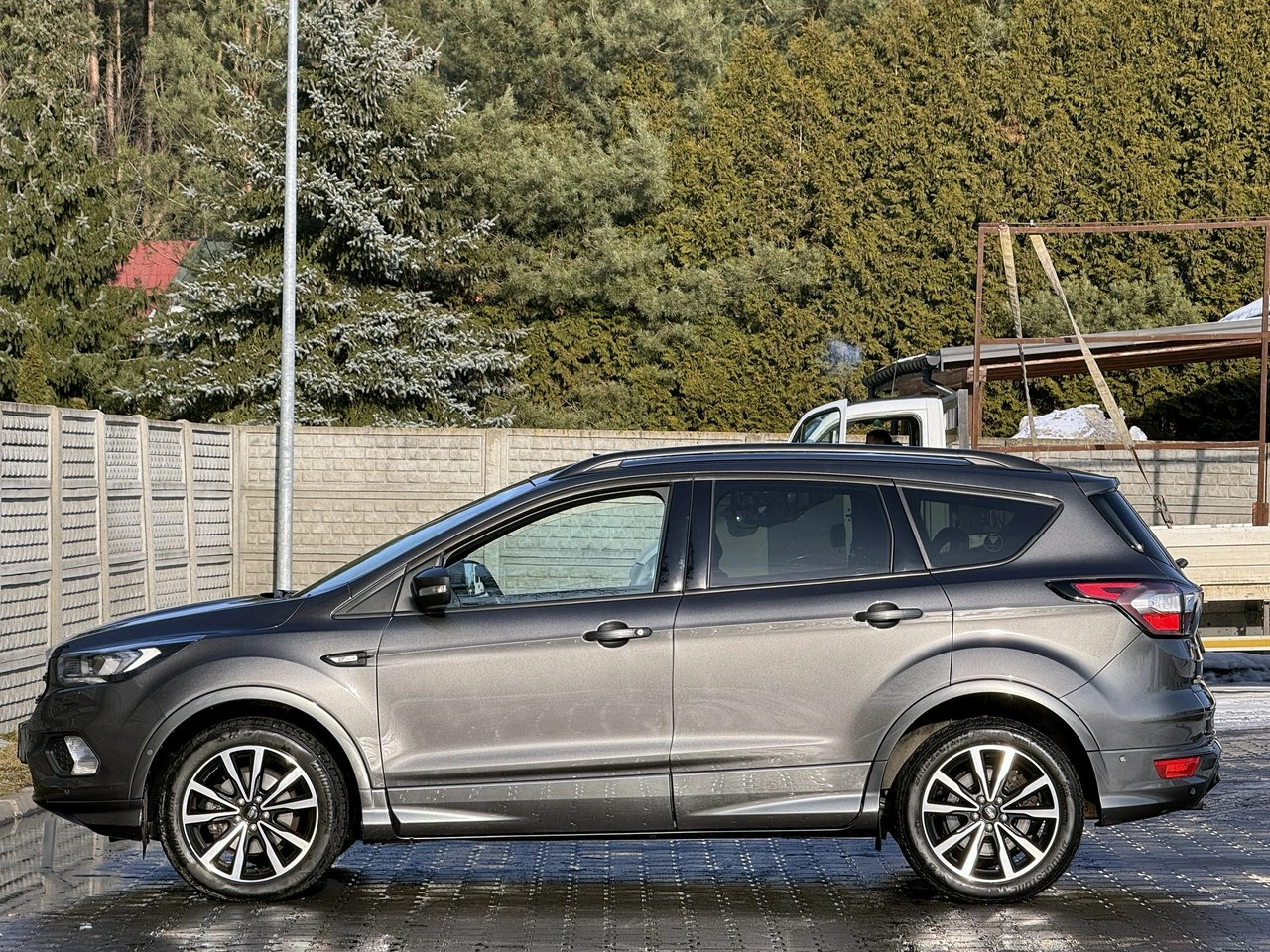 Ford Kuga - Zdjęcie 47