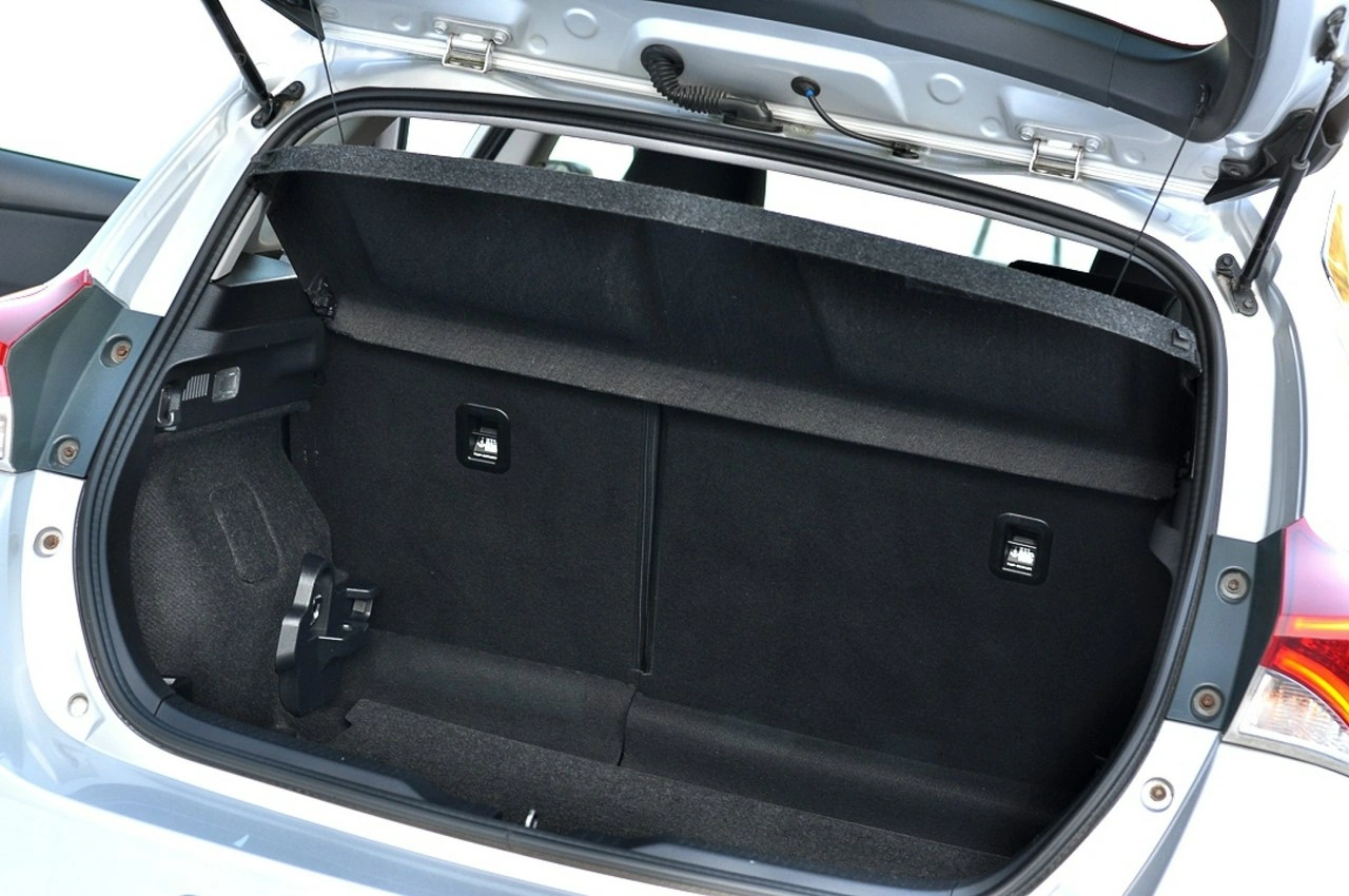 Toyota Auris - Zdjęcie 10