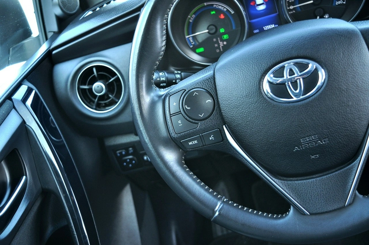 Toyota Auris - Zdjęcie 17