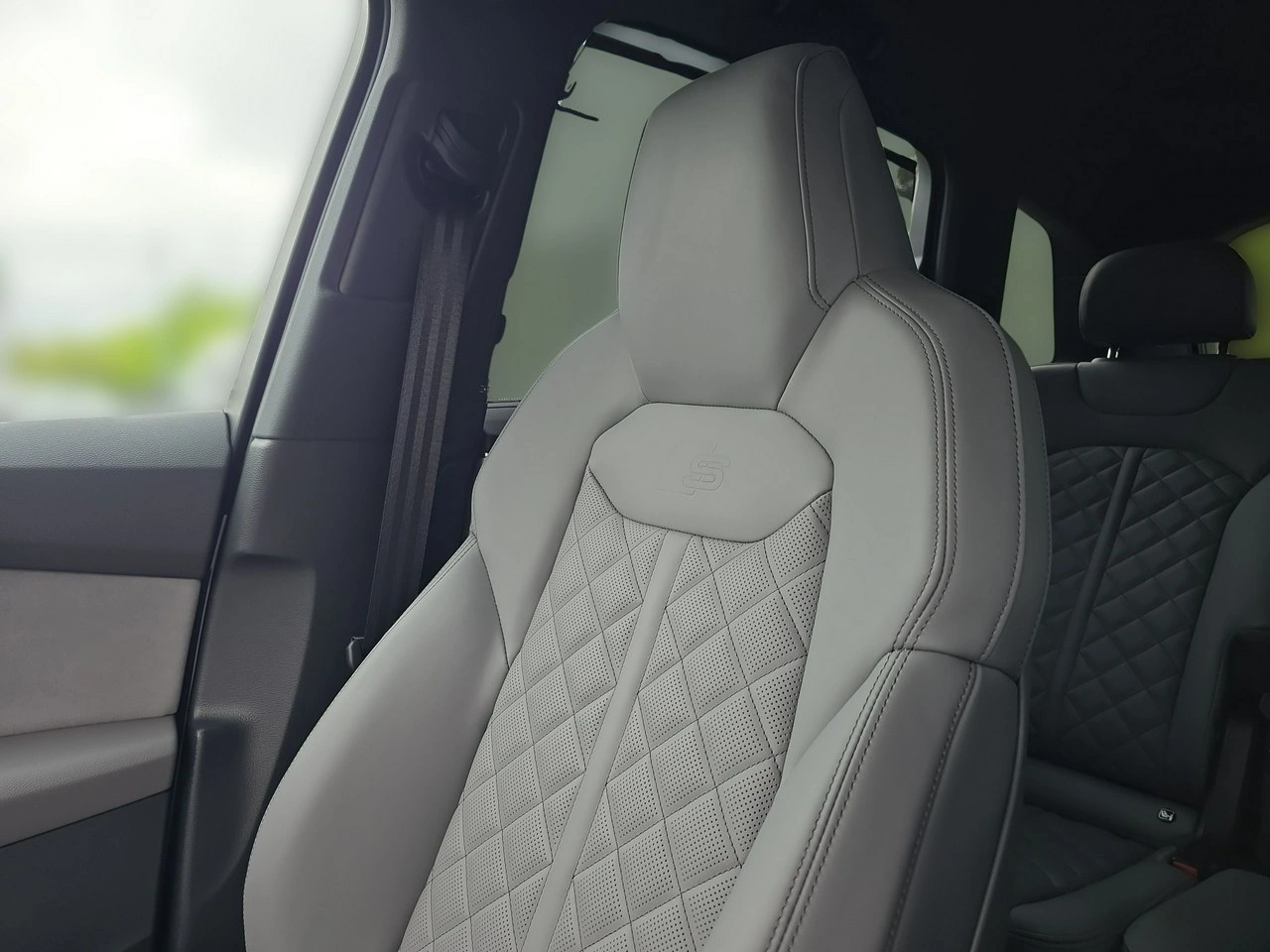Audi Q7 - Zdjęcie 25