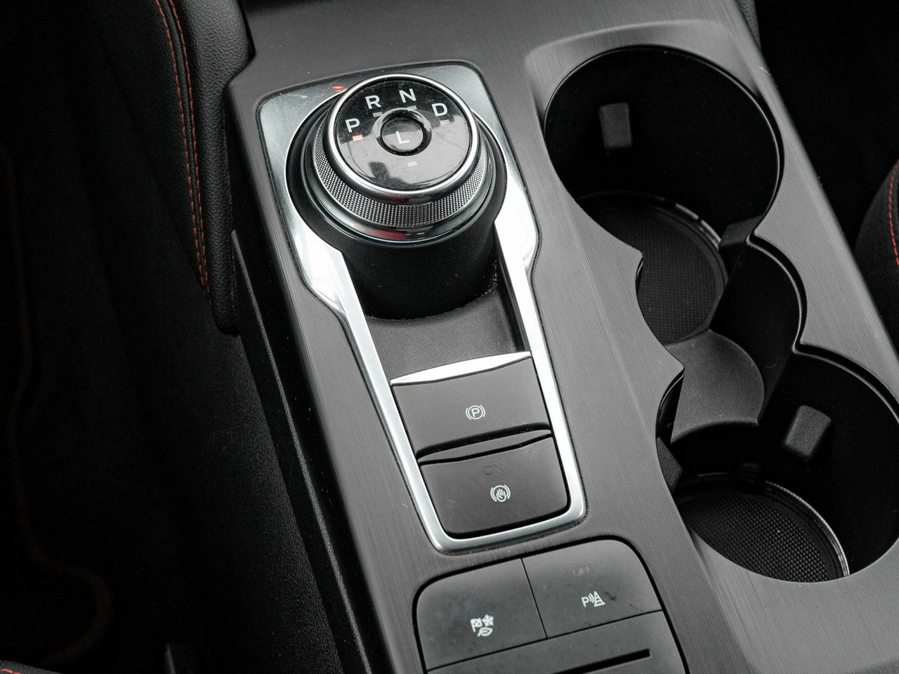 Ford Kuga - Zdjęcie 17