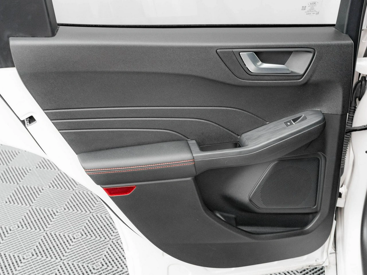 Ford Kuga - Zdjęcie 25