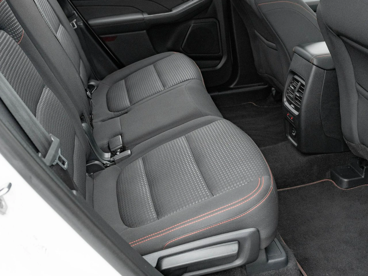 Ford Kuga - Zdjęcie 31