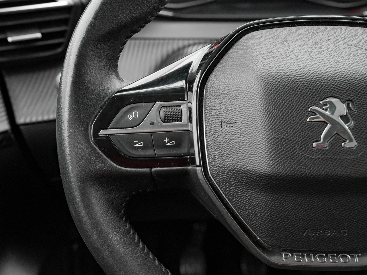 Peugeot 208 - Zdjęcie 15