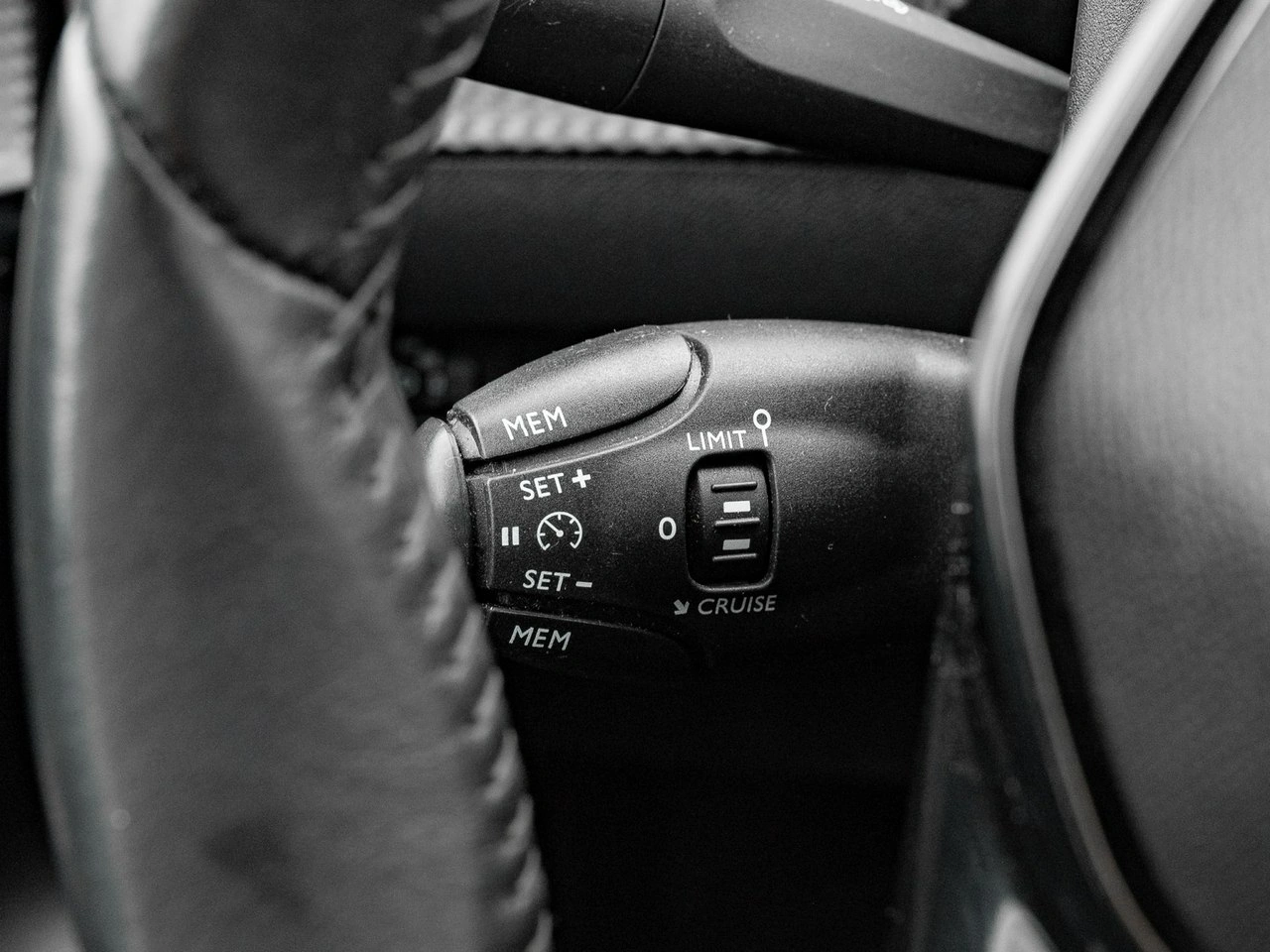 Peugeot 208 - Zdjęcie 17