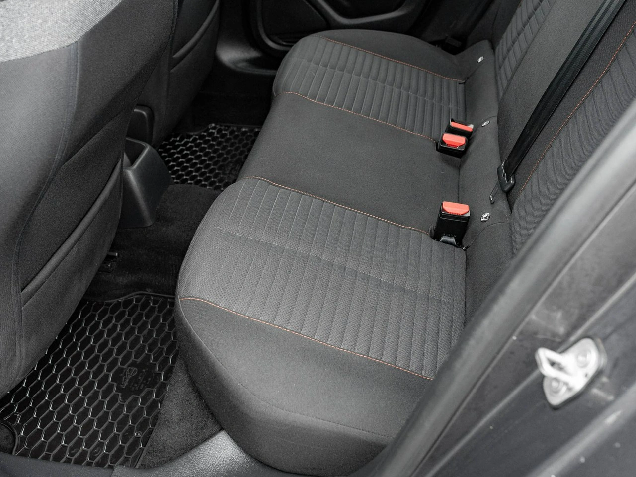 Peugeot 208 - Zdjęcie 27