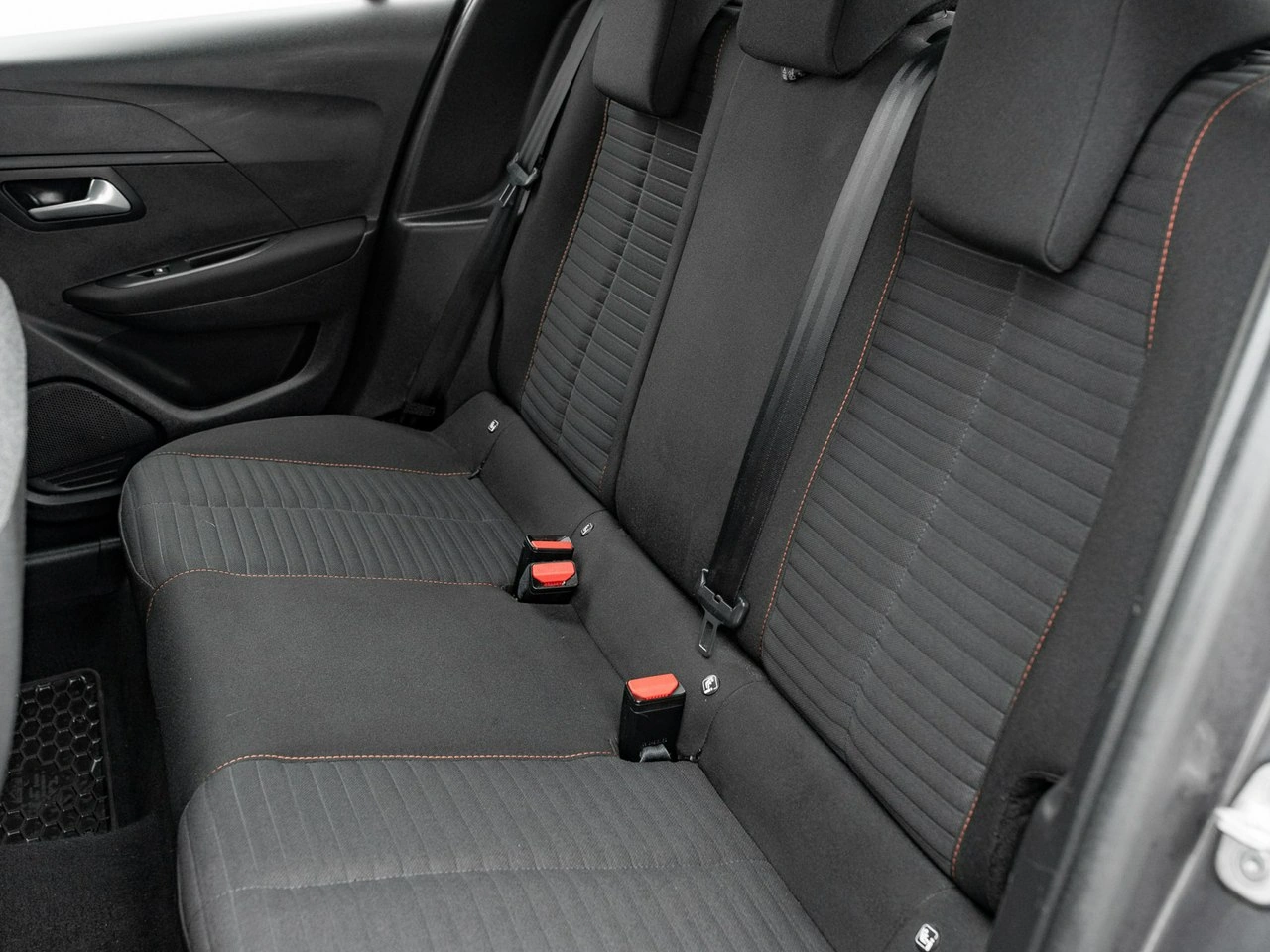 Peugeot 208 - Zdjęcie 28