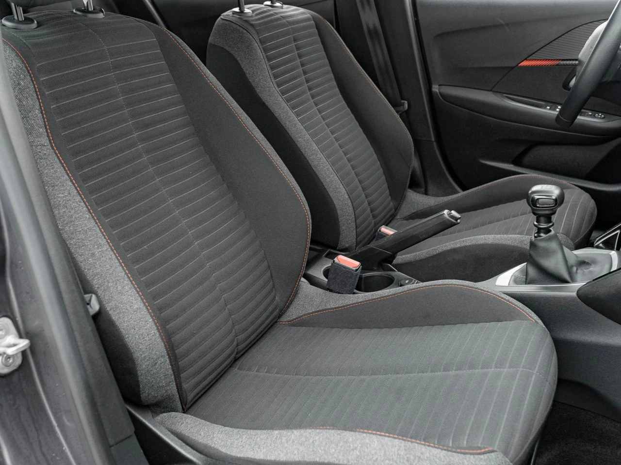 Peugeot 208 - Zdjęcie 31