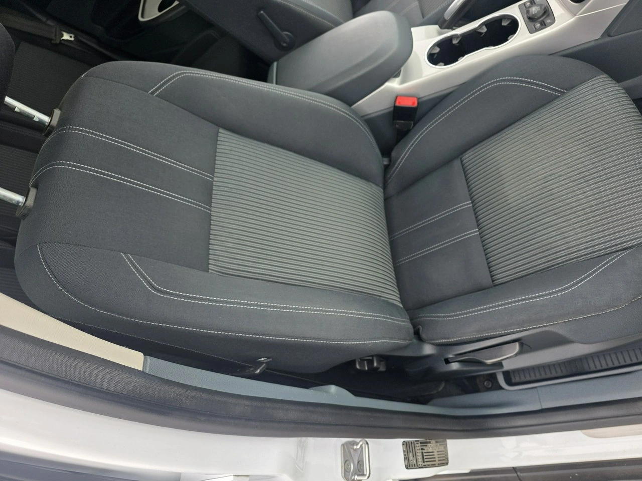 Ford C-MAX - Zdjęcie 28