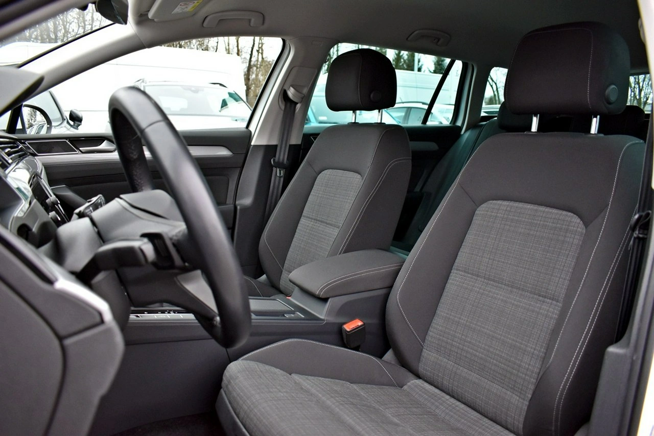 Volkswagen Passat - Zdjęcie 11