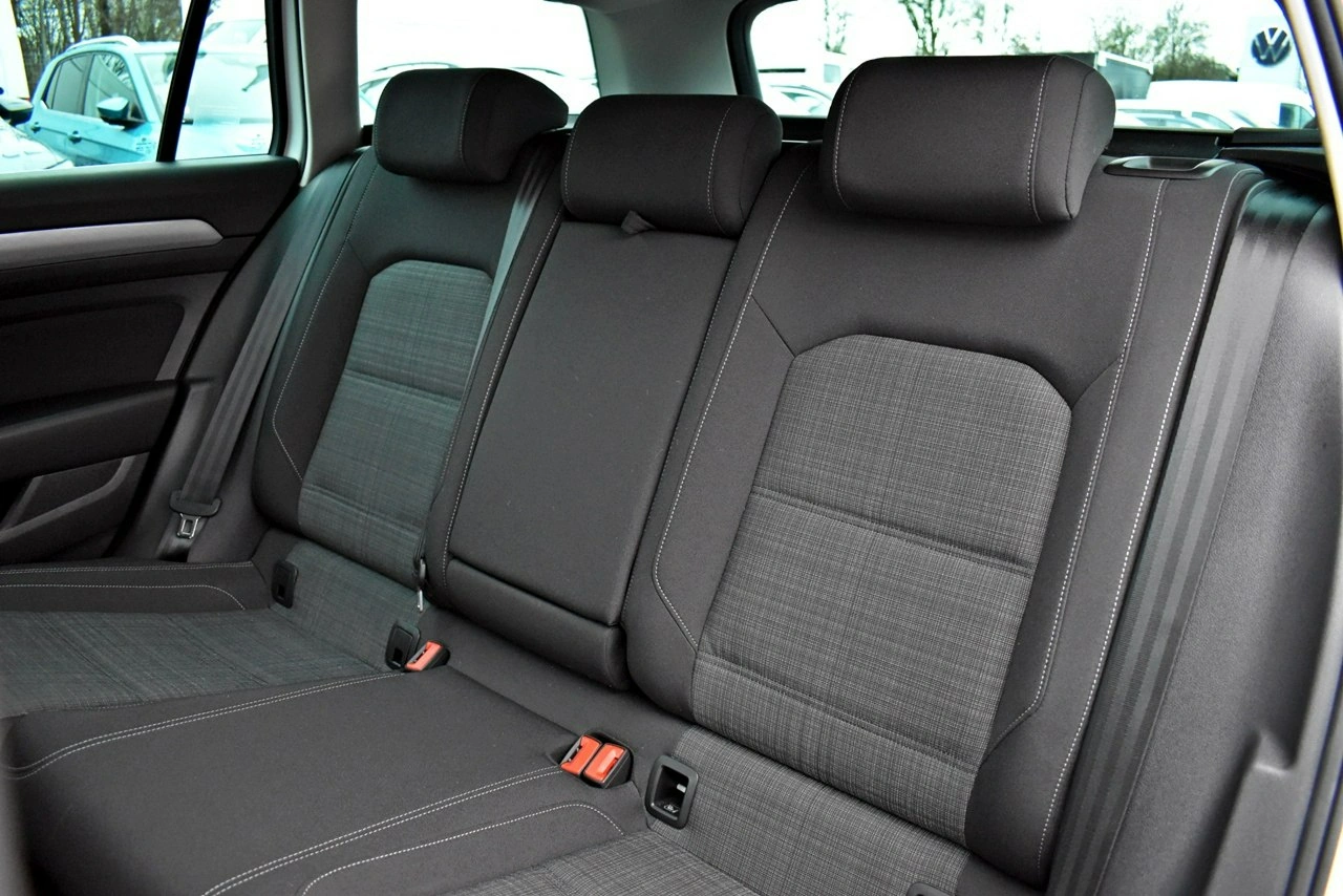 Volkswagen Passat - Zdjęcie 12