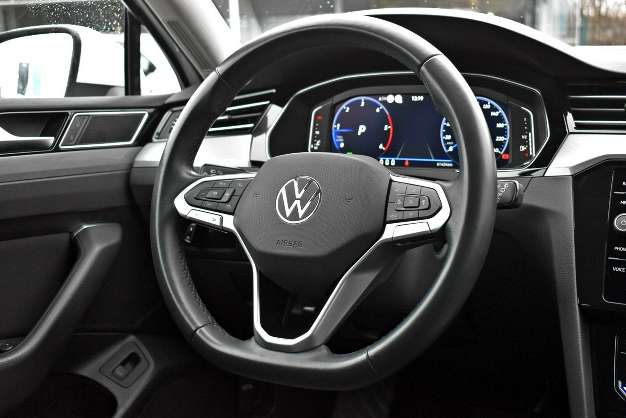 Volkswagen Passat - Zdjęcie 18