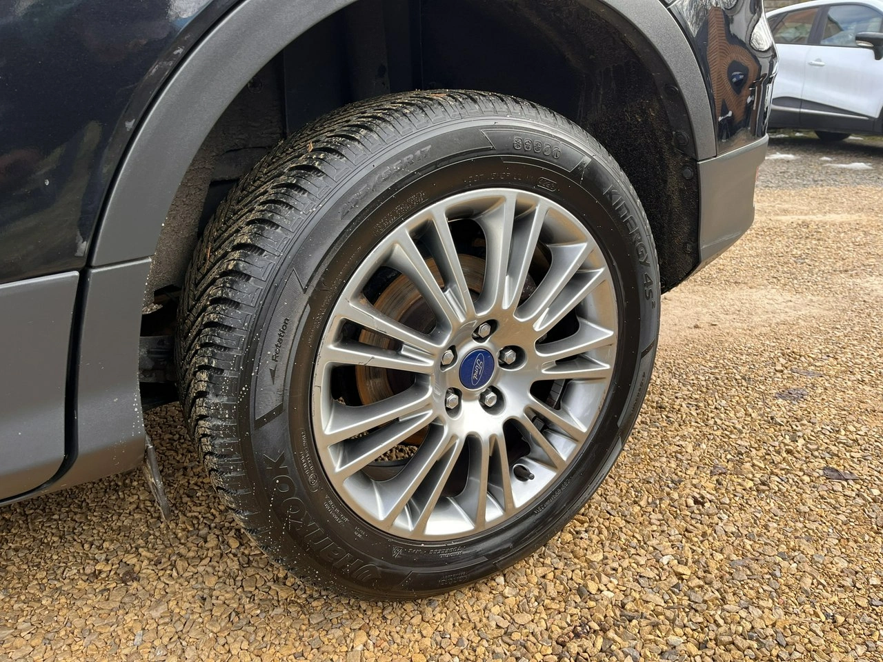 Ford Kuga - Zdjęcie 11