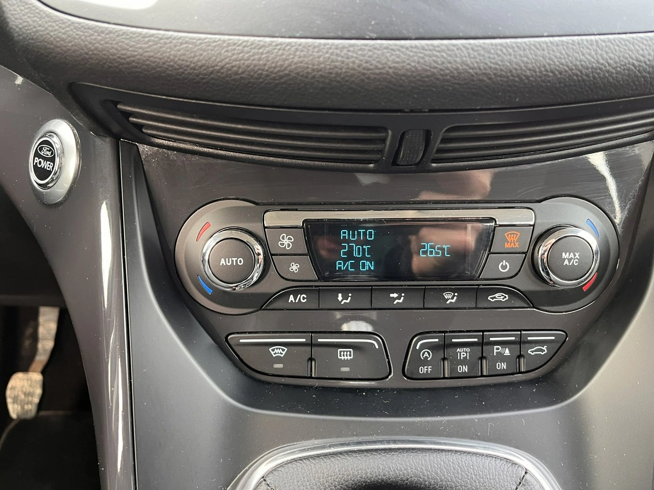 Ford Kuga - Zdjęcie 16