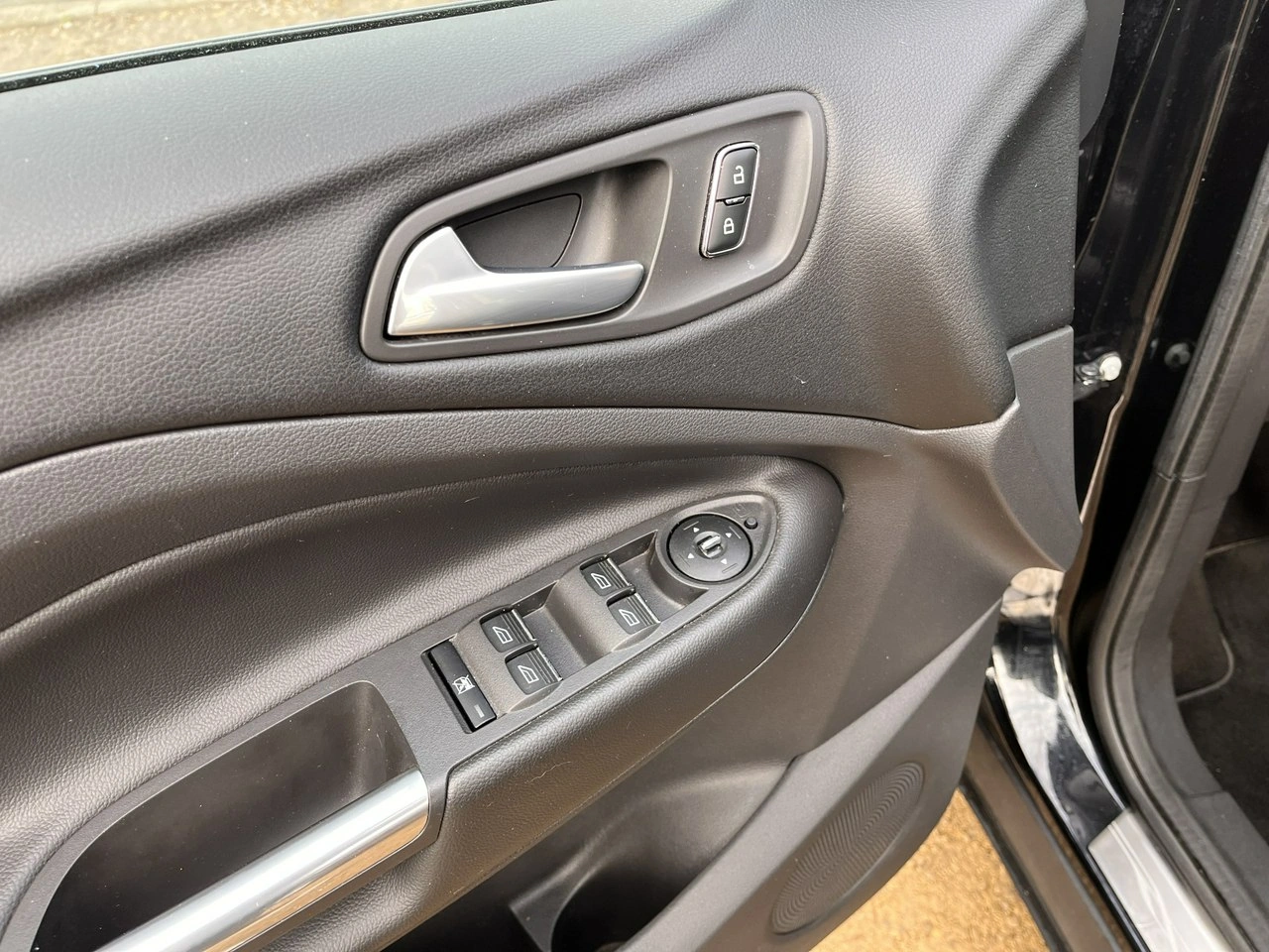 Ford Kuga - Zdjęcie 20