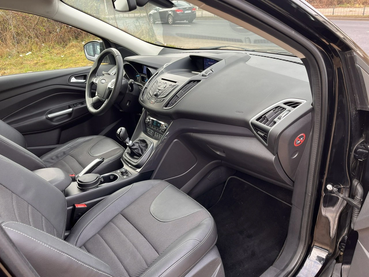 Ford Kuga - Zdjęcie 22