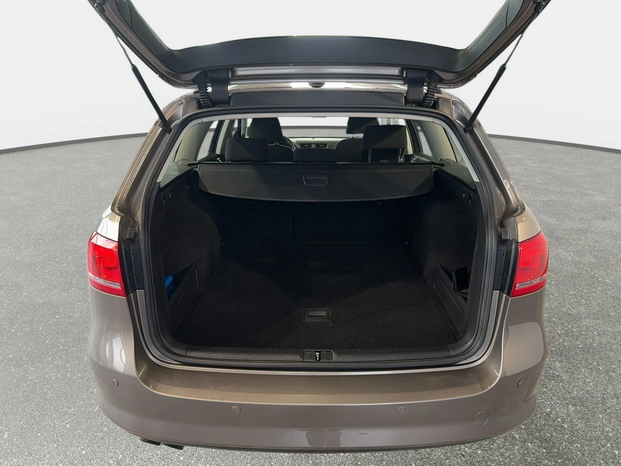 Volkswagen Passat Variant - Zdjęcie 11