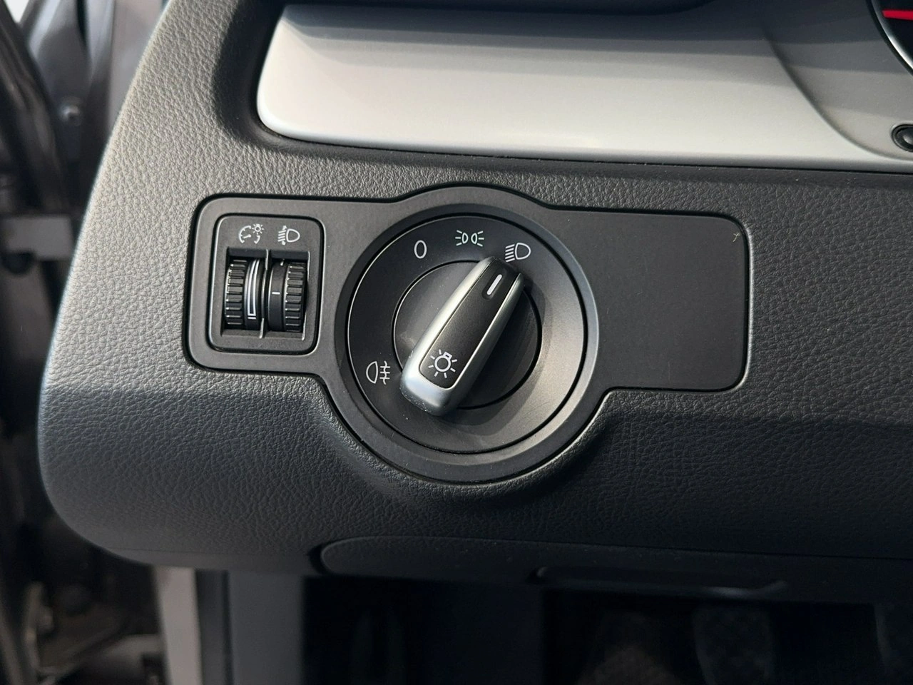 Volkswagen Passat Variant - Zdjęcie 20