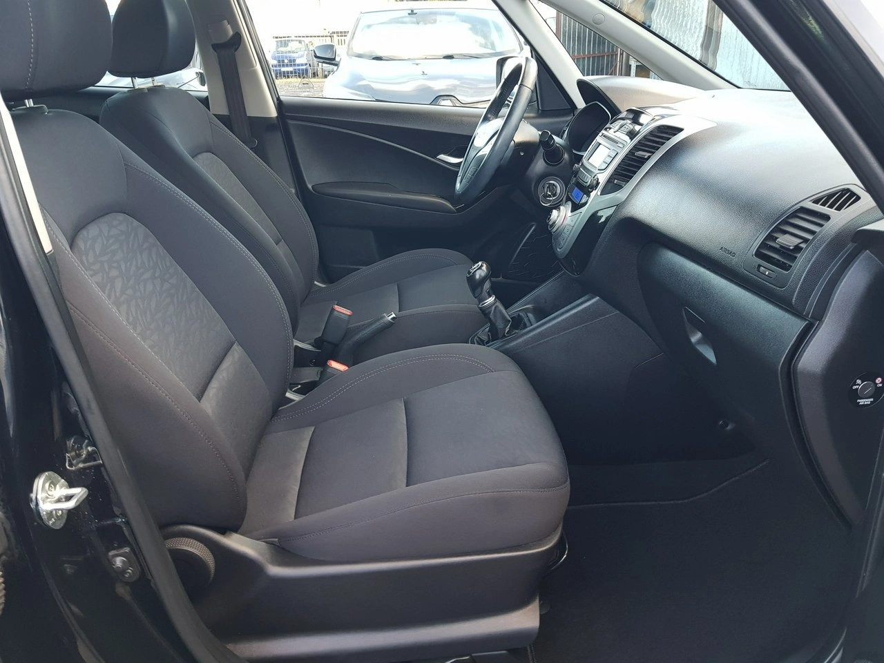 Hyundai ix20 - Zdjęcie 16