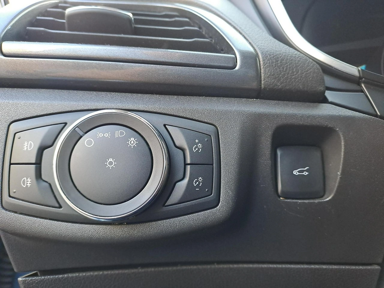 Ford Mondeo - Zdjęcie 19