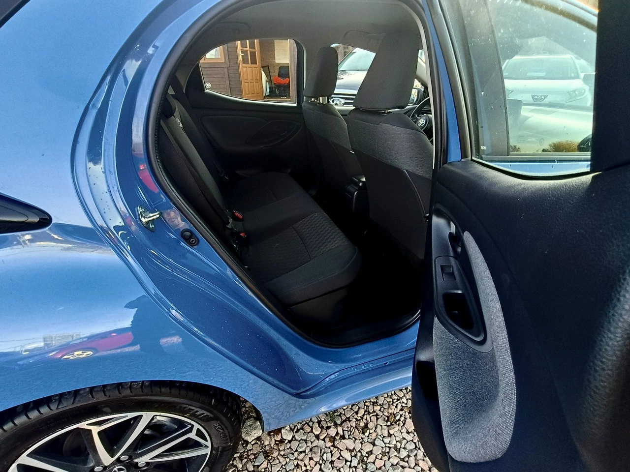 Toyota Yaris - Zdjęcie 8