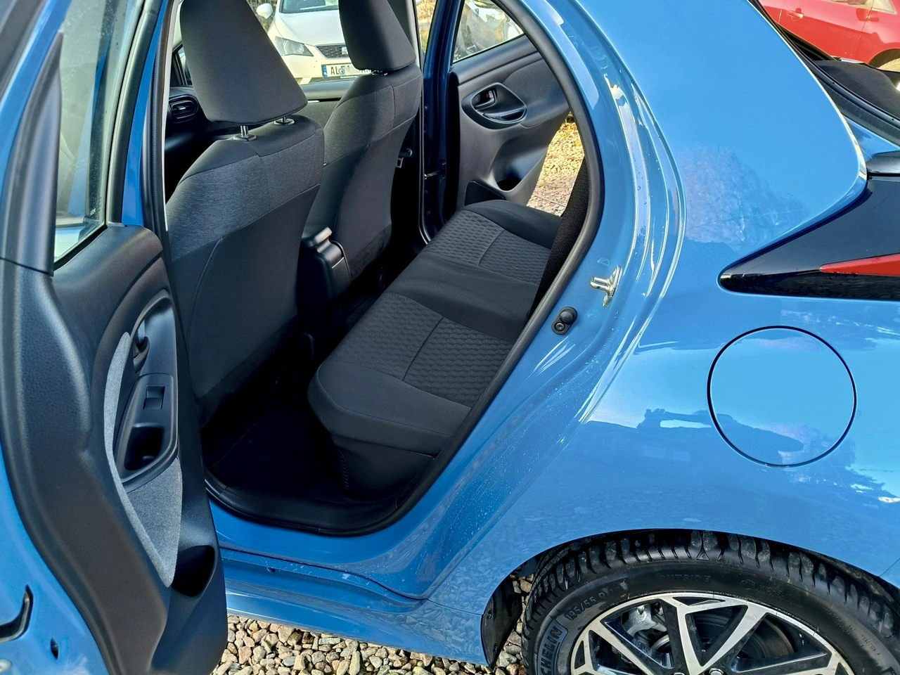 Toyota Yaris - Zdjęcie 10