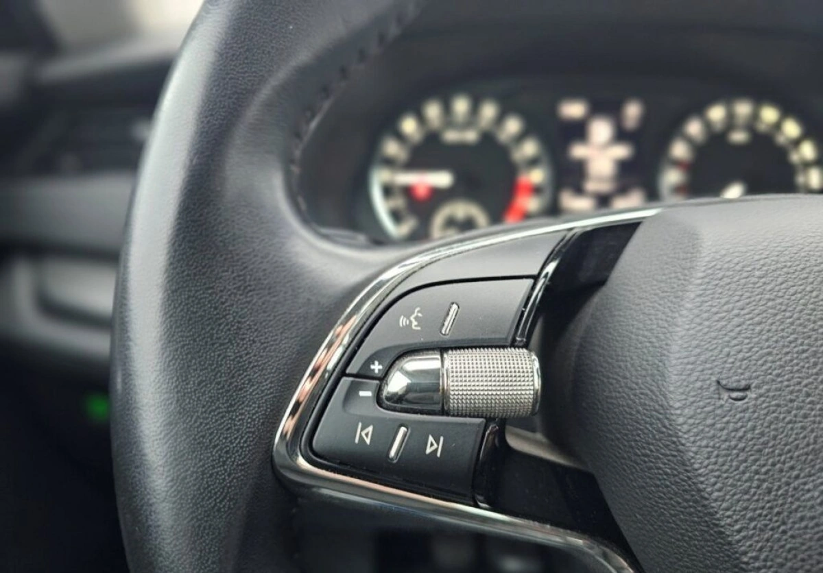 Skoda Octavia - Zdjęcie 11