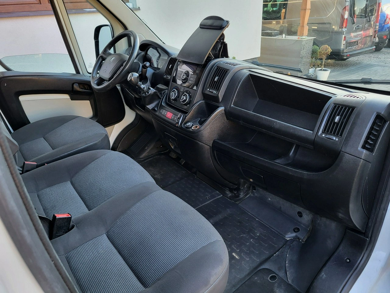 Peugeot Boxer - Zdjęcie 9