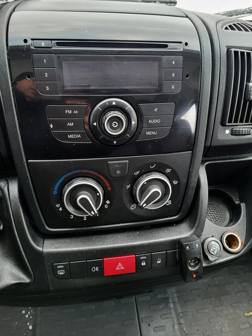 Peugeot Boxer - Zdjęcie 14