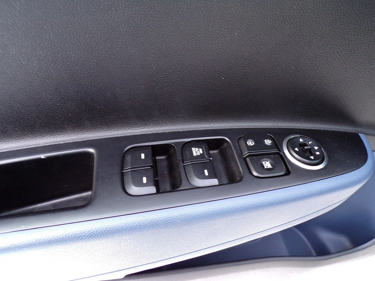 Hyundai i10 - Zdjęcie 22