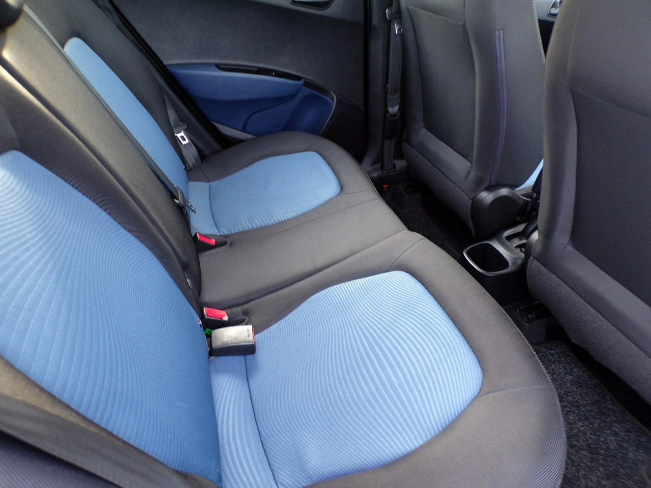 Hyundai i10 - Zdjęcie 27