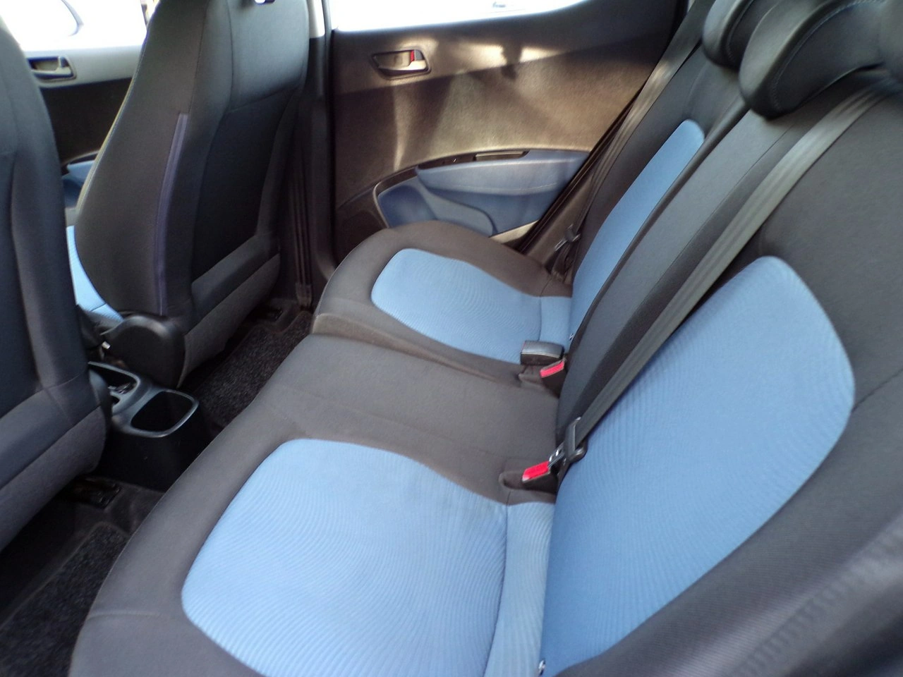 Hyundai i10 - Zdjęcie 29