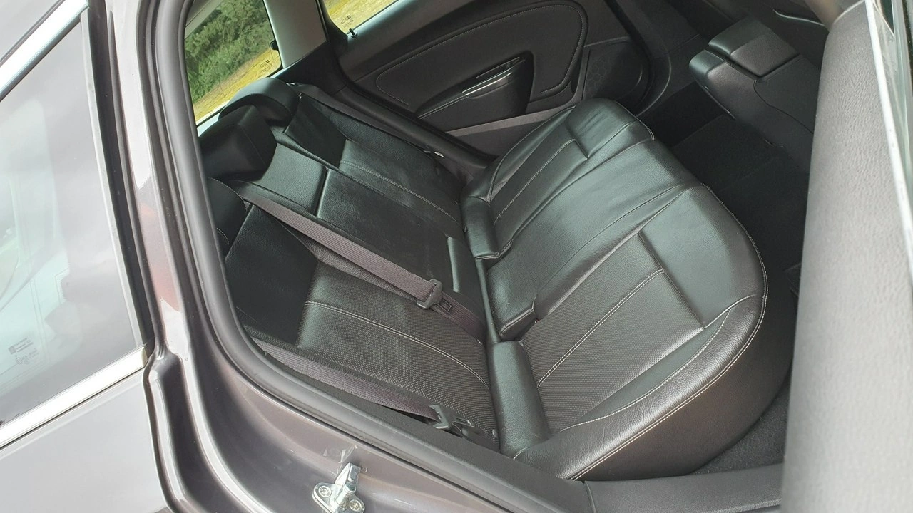 Opel Astra - Zdjęcie 9