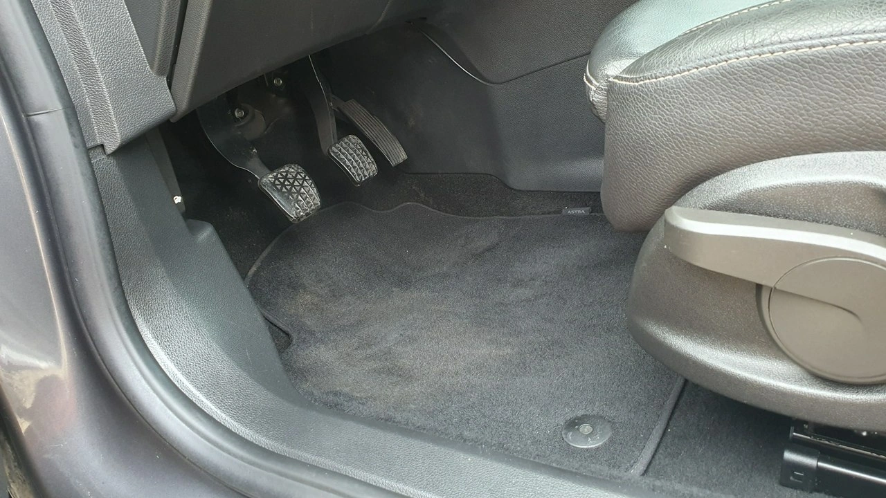 Opel Astra - Zdjęcie 13